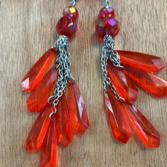 Gorgeous pink/Red Aurora Botealis 30” faceted bead dangle necklace